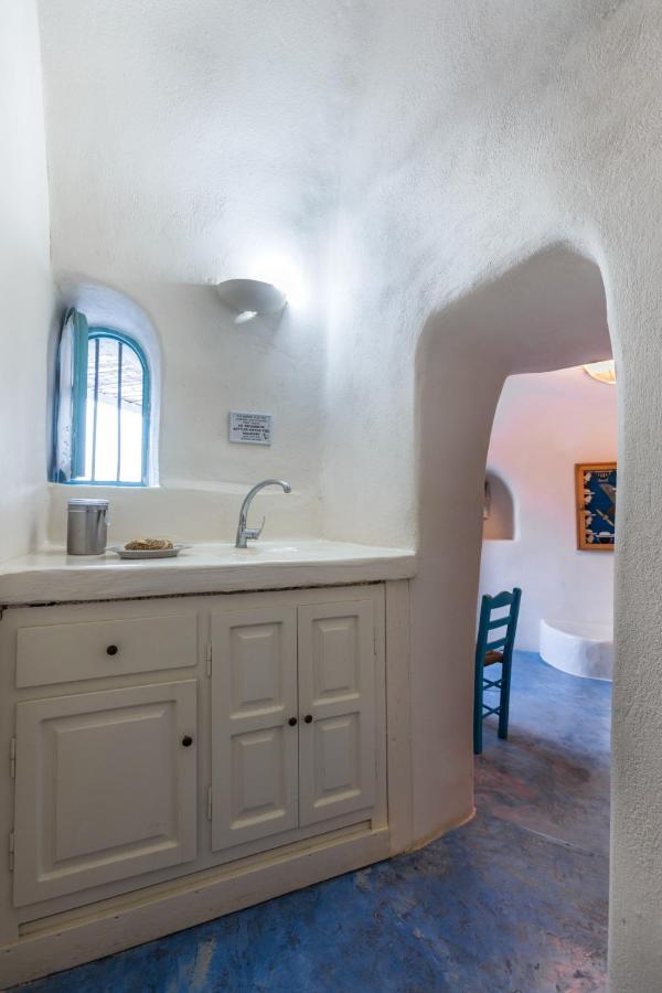 Caveland Hostel Karterádosz Kültér fotó